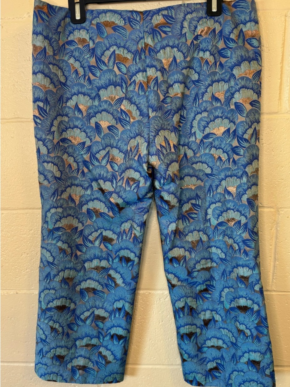 Trina Turk Capri Pants Size 10 - Picture 3 of 9